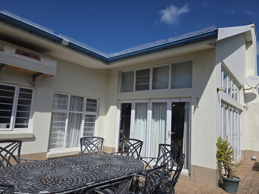 4 Bedroom Property for Sale in Boknesstrand Eastern Cape